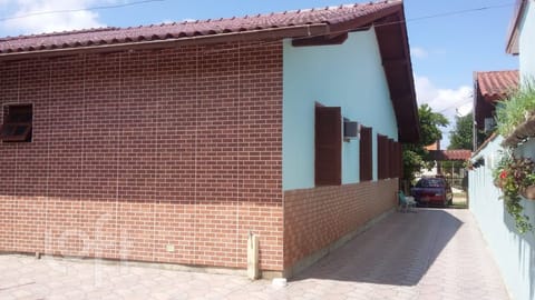 Image 18 - 230952